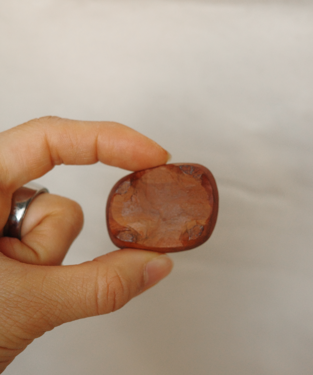 Suseok #11 - Index pointing up