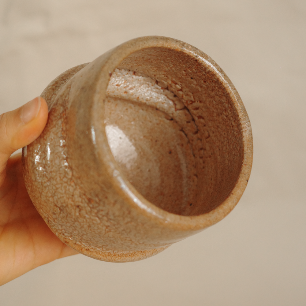 Asymmetrical toasted crawly cup