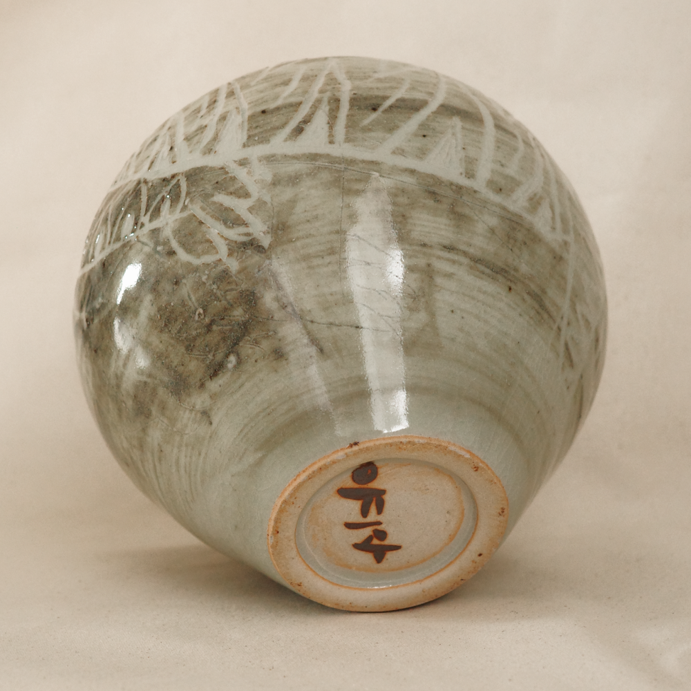 Moon jar with Korean tiger