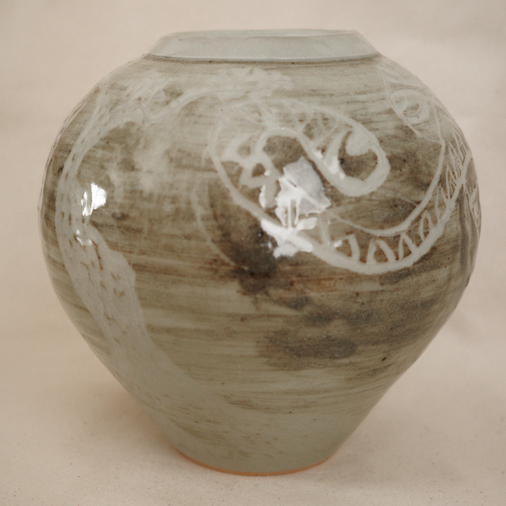 Moon jar with Korean tiger