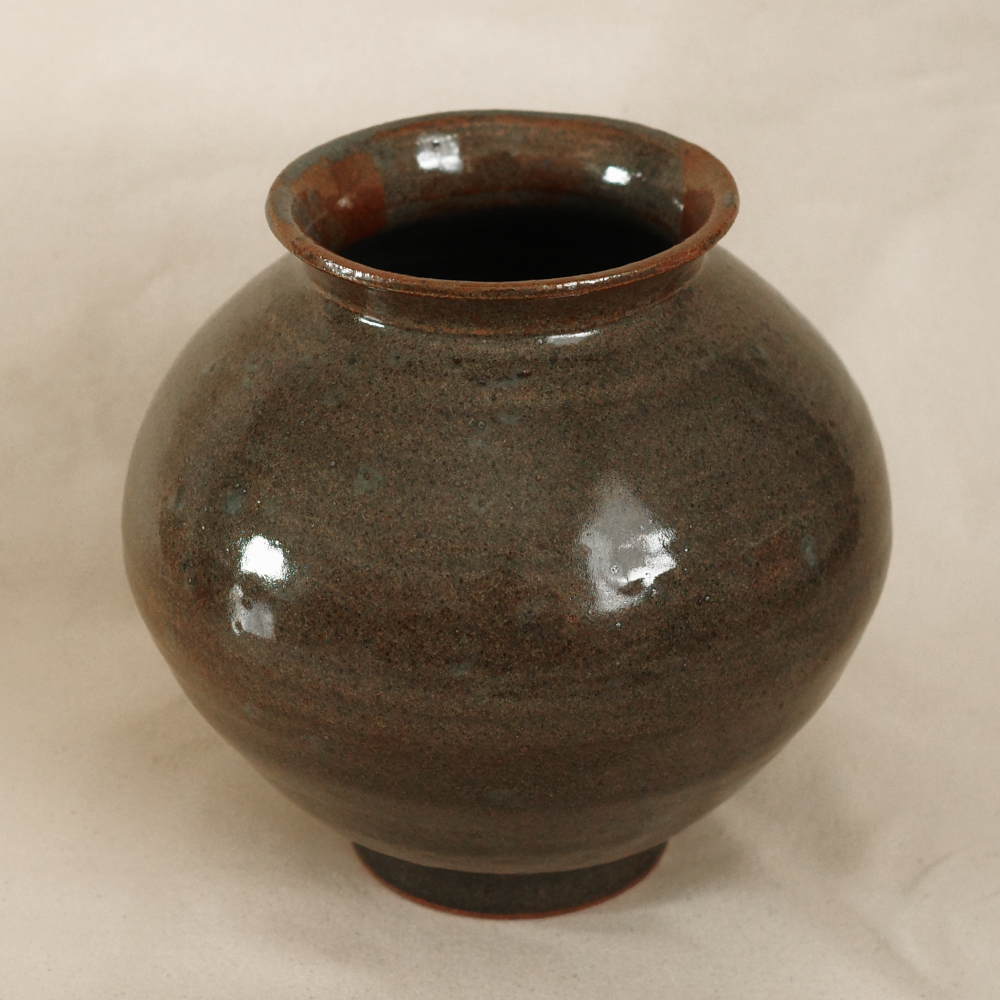 Flared lip moon jar
