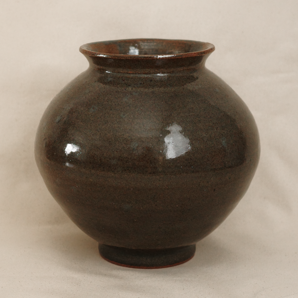 Flared lip moon jar