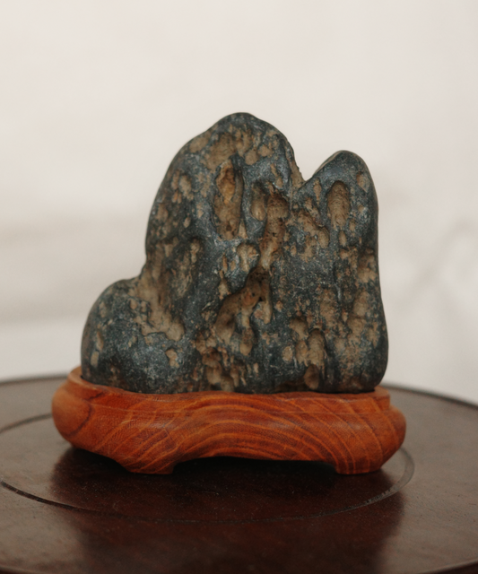 Suseok #1 - Stone with change